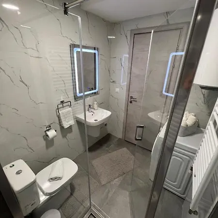 Maria's Elite Luxury Апартаменти *