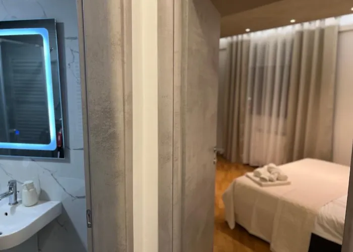 Maria's Elite Luxury Apartment